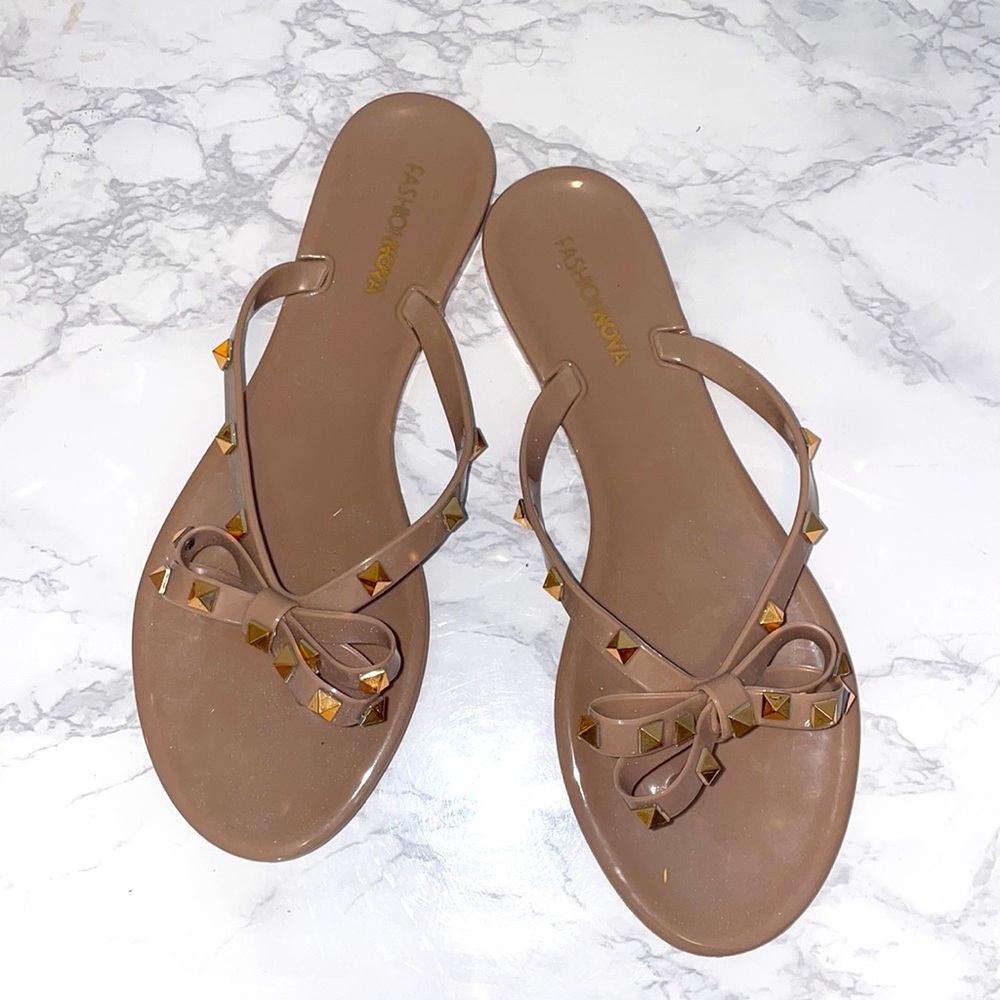 Nude and Gold Bow sandal